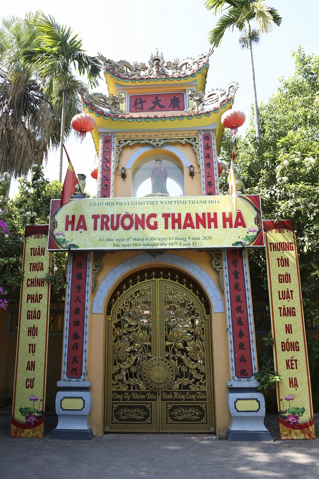 Dong Cao Pagoda offering to the rain retreat schools